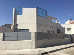 Unifamiliar con Piscina Cubierta en Torrejón de Ardoz. Francisco Nieto Arquitectos